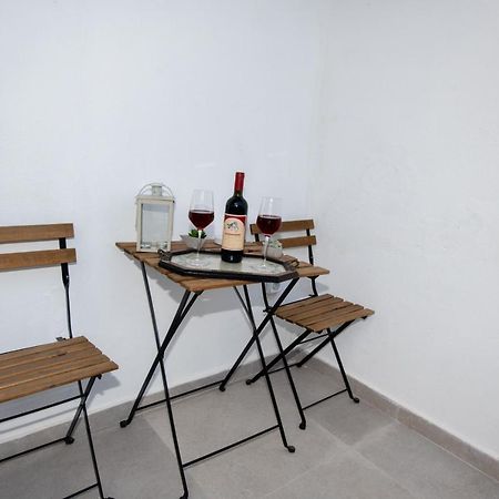 Sofia'S Apartment Камарі Екстер'єр фото